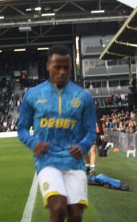 Jhon Arias, futbolista colombiano en acción