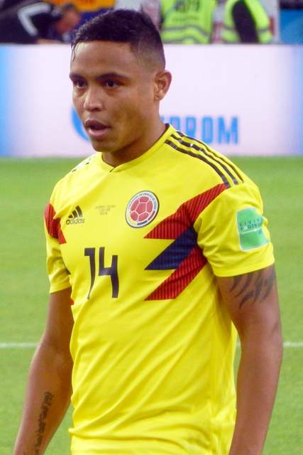Luis Muriel, futbolista colombiano en acción