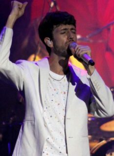 Esteman actuando en vivo en 2019
