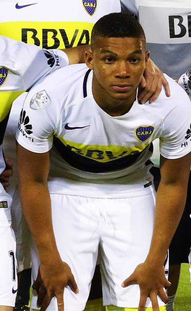 Frank Fabra playing for Boca Juniors in 2016