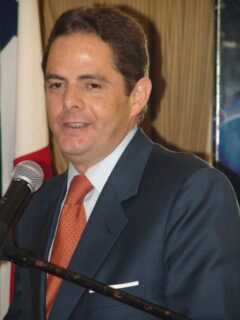 Retrato de Germán Vargas Lleras en 2004