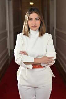Retrato oficial de Laura Sarabia en 2022