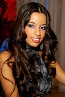 Lupe Fuentes actuando como DJ en 2010