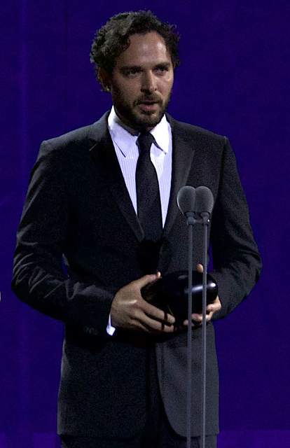 Manolo Cardona attending the 2018 Fénix Awards