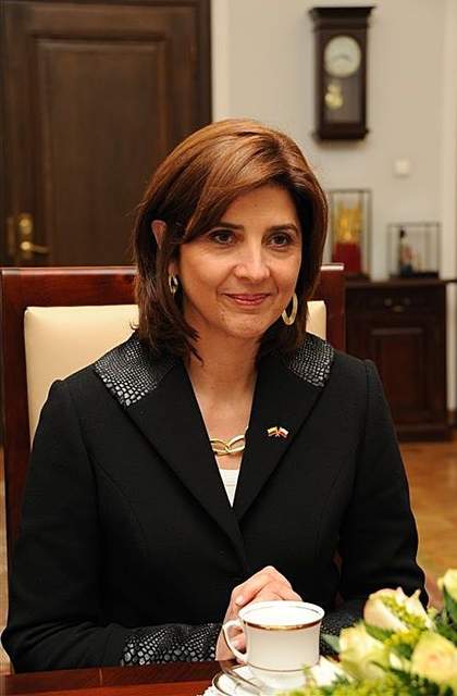 María Ángela Holguín durante visita al Senado de Polonia en 2013