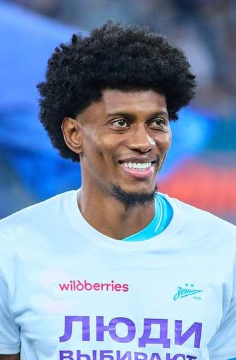 Mateo Cassierra vistiendo la camiseta de Zenit en 2025