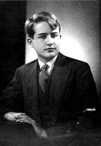 Retrato de Nicolás Gómez Dávila en su juventud, 1930