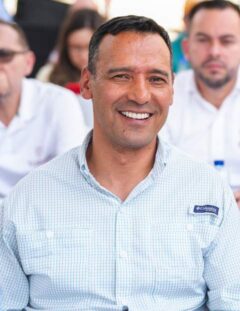 Pedro Sánchez Suárez in official attire, 2025