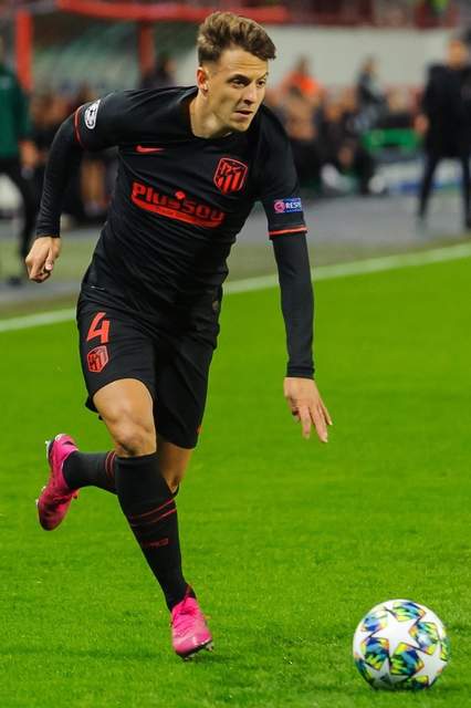 Santiago Arias playing for Atlético de Madrid in 2019