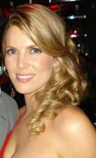 Sarah Mintz posando en 2008