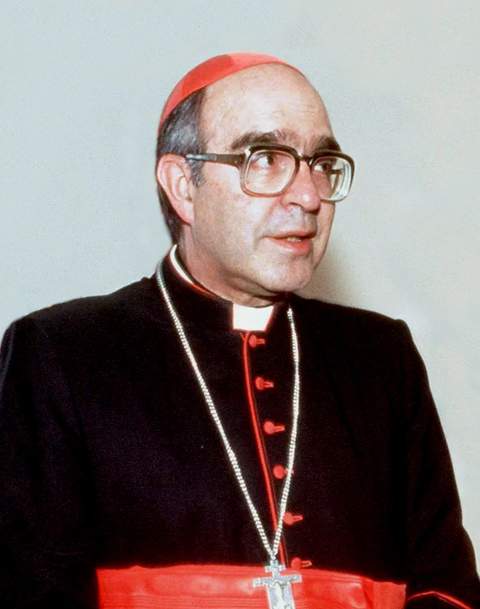 Retrato formal del cardenal Alfonso López Trujillo