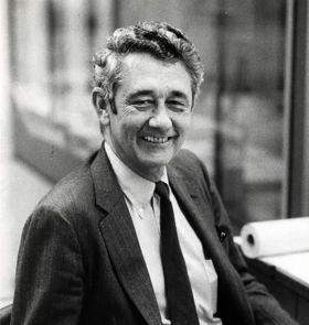 Retrato de Bruce Graham, arquitecto peruano-estadounidense