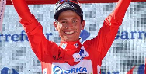 Esteban Chaves en el podio de la Vuelta 2015