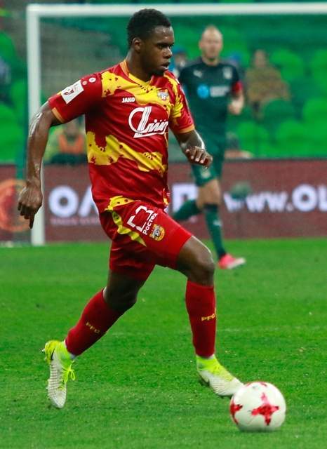 Jherson Vergara jugando con Arsenal Tula en 2017