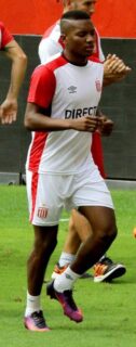 Juan Otero jugando al fútbol en 2017