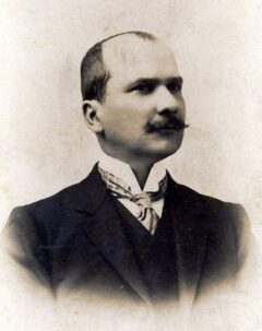 Retrato formal de Miguel Abadía Méndez, presidente de Colombia