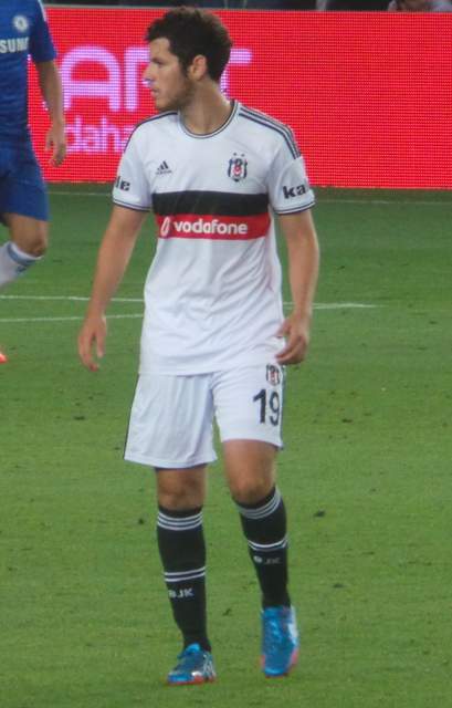 Pedro Franco defendiendo con Beşiktaş en 2014