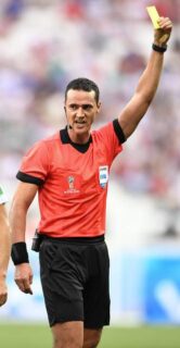 Wilmar Roldán arbitrando en el Mundial 2018