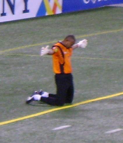 Agustín Julio at a football match in action