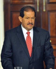 Angelino Garzón as Colombian ambassador in Costa Rica