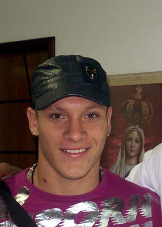 Javier Reina jugando al fútbol en la década de 2010