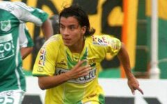 Sherman Cárdenas en acción con Atlético Bucaramanga