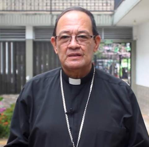 Retrato formal del obispo católico Ismael Rueda Sierra