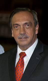 Retrato formal de Luis Alfredo Ramos, político colombiano