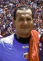 Nelson Ramos disputando un partido en Ecuador