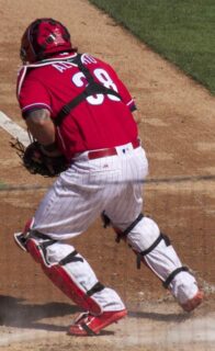 Jorge Alfaro con el uniforme de los Phillies en 2017