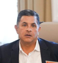 Jorge Iván Ospina en reunión con alcaldes en 2023