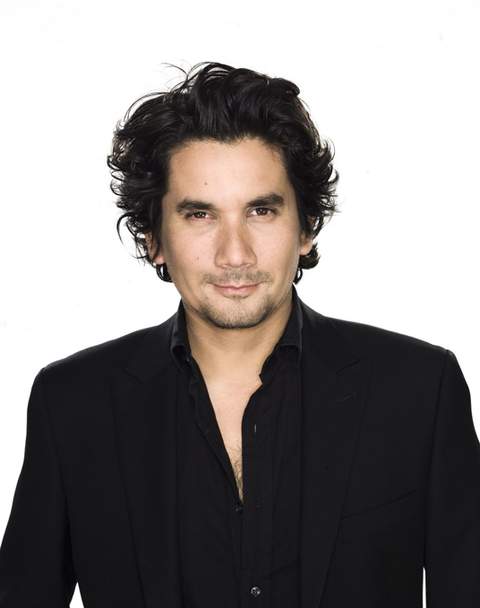 Jorge Villamizar performing on stage in 2008
