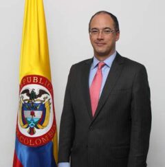 Juan Carlos Echeverry speaking at an event in 2010