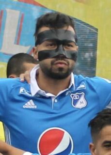 Andrés Cadavid jugando como defensor en 2017