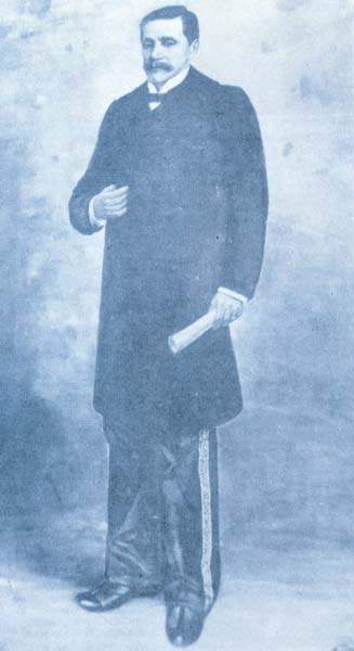 Retrato de Carlos Albán en uniforme militar y médico