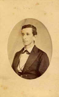 Retrato formal de Pedro Justo Berrío, político colombiano